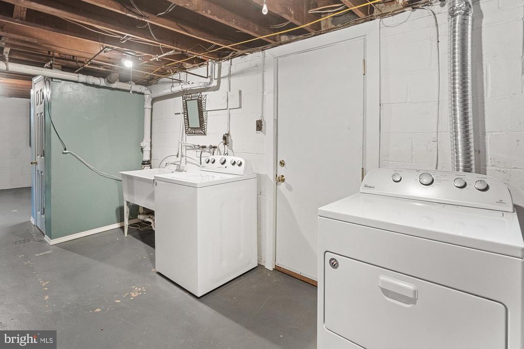 Image 29 of property listing at 607 GRANT PL, Frederick, MD 21702