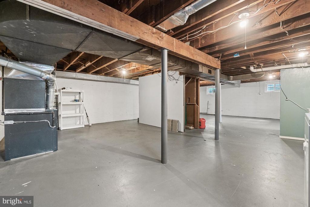 Image 34 of property listing at 607 GRANT PL, Frederick, MD 21702