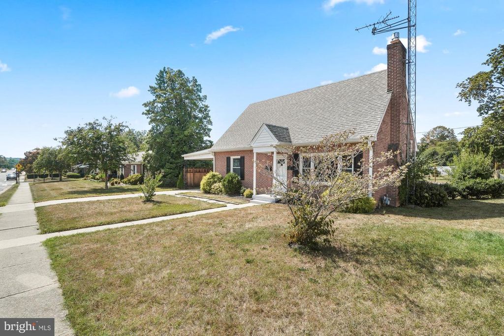 Image 4 of property listing at 607 GRANT PL, Frederick, MD 21702