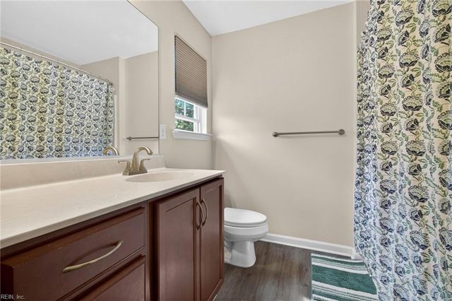 322 Snowberry LN, Chesapeake, VA 23320