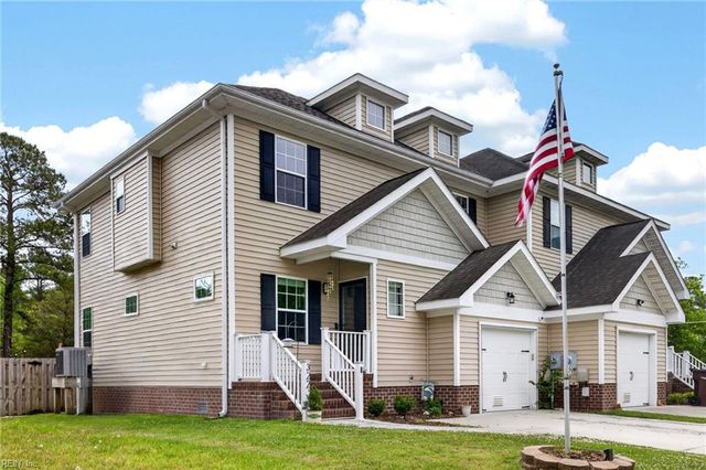 322 Snowberry LN, Chesapeake, VA 23320