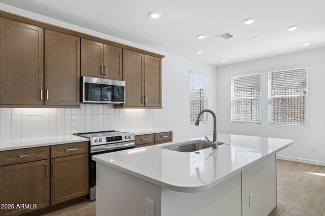 32673 N SMOKE VIEW Trail, Peoria, AZ 85383