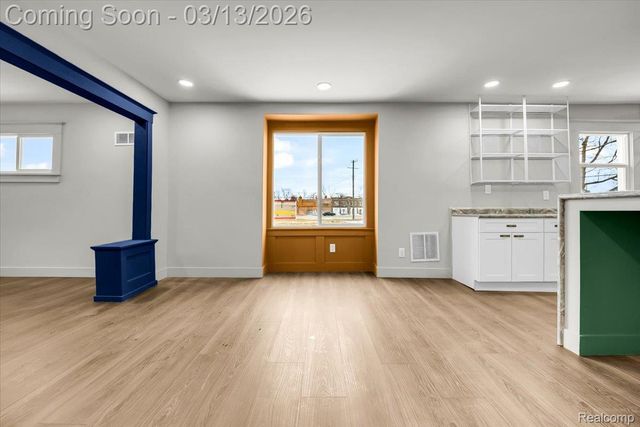 21 North Street, Highland Park, MI 48203