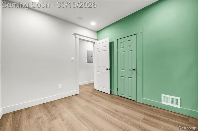21 North Street, Highland Park, MI 48203