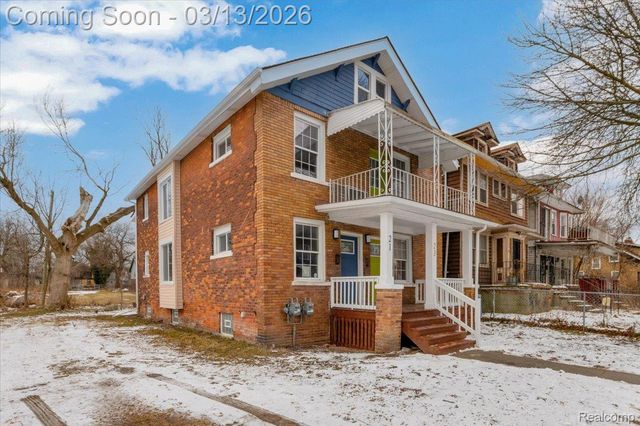 21 North Street, Highland Park, MI 48203