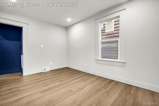 21 North Street, Highland Park, MI 48203