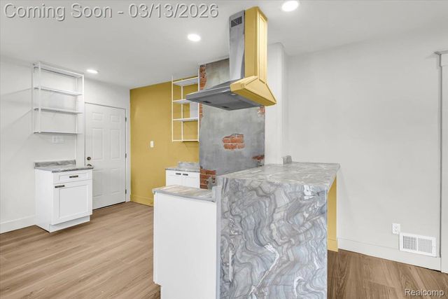 21 North Street, Highland Park, MI 48203