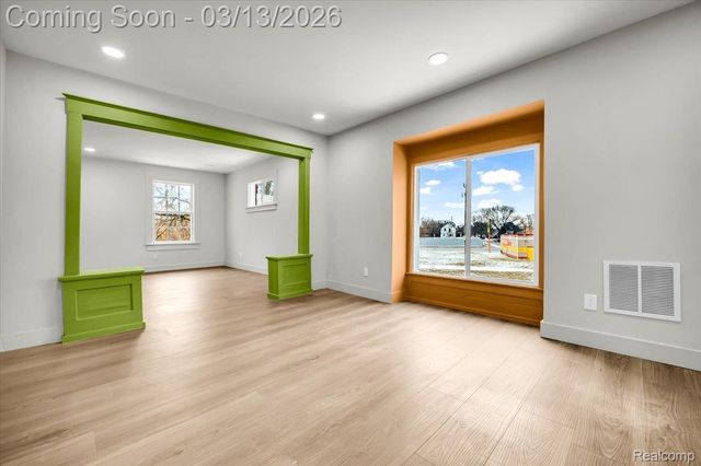 21 North Street, Highland Park, MI 48203