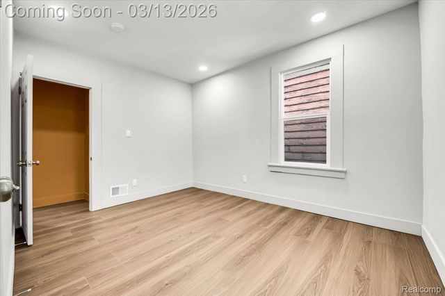 21 North Street, Highland Park, MI 48203