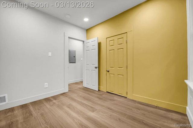 21 North Street, Highland Park, MI 48203