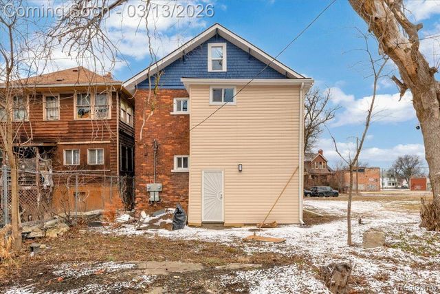 21 North Street, Highland Park, MI 48203