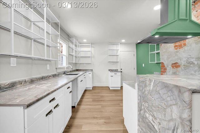 21 North Street, Highland Park, MI 48203