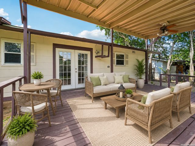 215 Hialeah Ave, San Antonio, TX 78218