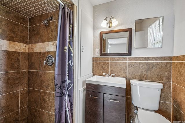 215 Hialeah Ave, San Antonio, TX 78218
