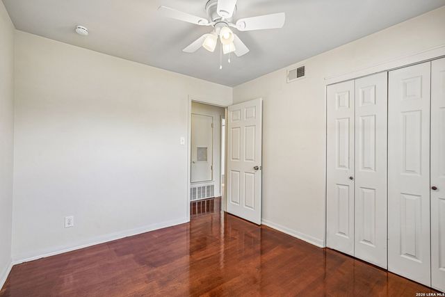 215 Hialeah Ave, San Antonio, TX 78218
