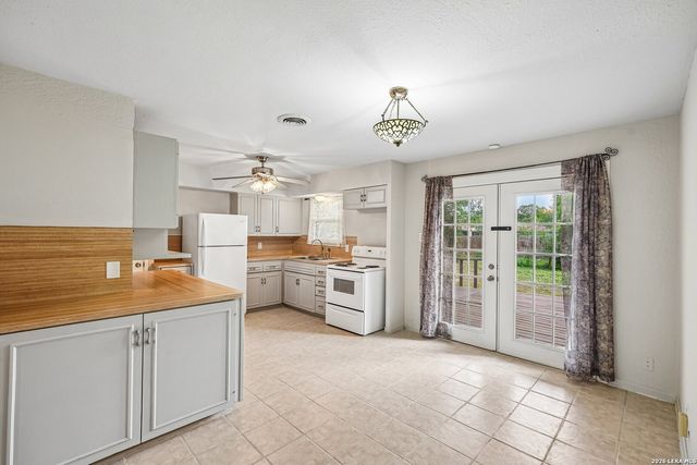 215 Hialeah Ave, San Antonio, TX 78218