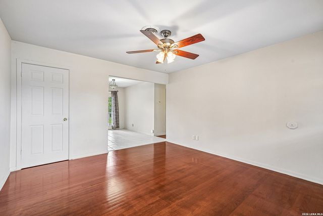 215 Hialeah Ave, San Antonio, TX 78218