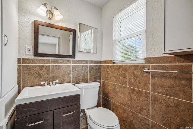 215 Hialeah Ave, San Antonio, TX 78218