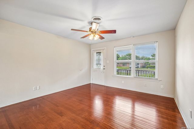 215 Hialeah Ave, San Antonio, TX 78218