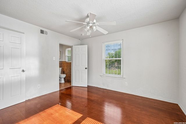 215 Hialeah Ave, San Antonio, TX 78218