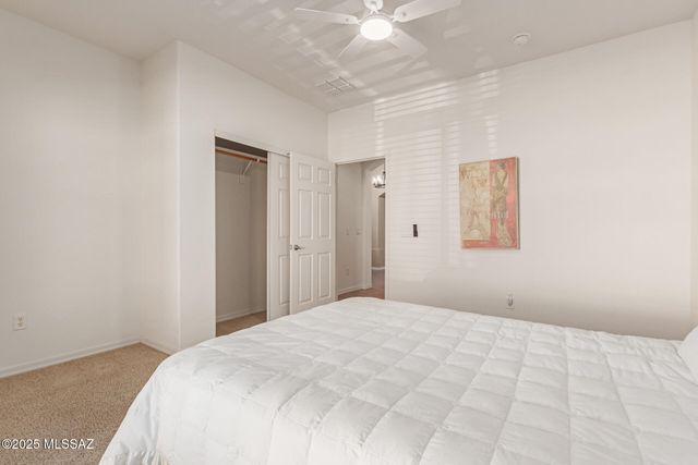 569 W Shadow Wood Street, Green Valley, AZ 85614