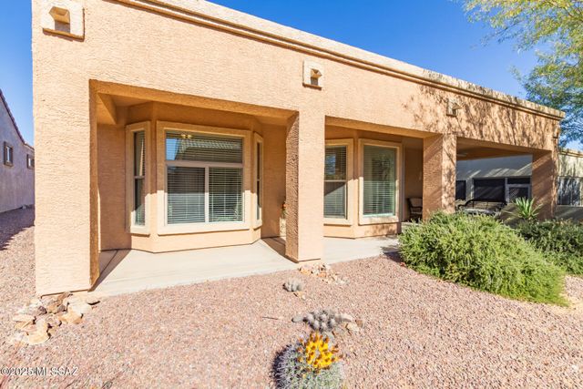 569 W Shadow Wood Street, Green Valley, AZ 85614
