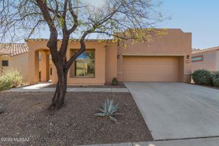 569 W Shadow Wood Street, Green Valley, AZ 85614