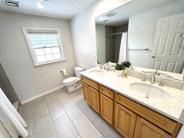 141 Ridge Rd, Nashua, NH 03062