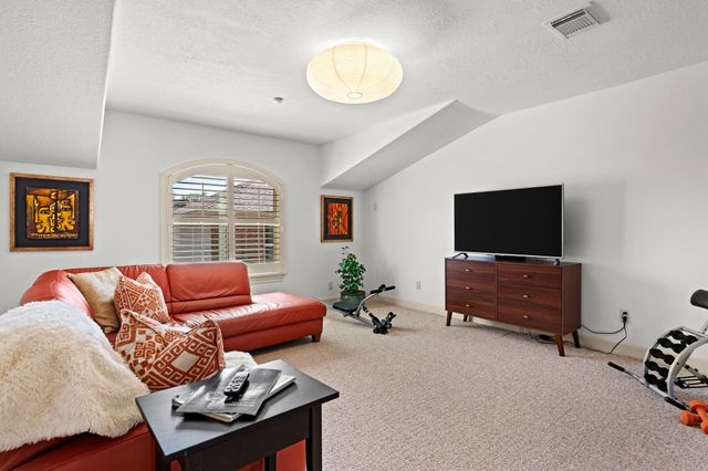 4521 Mayfair Street, Bellaire, TX 77401