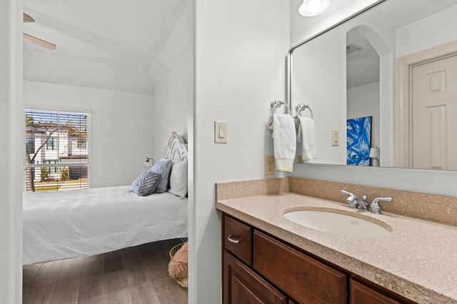 4521 Mayfair Street, Bellaire, TX 77401