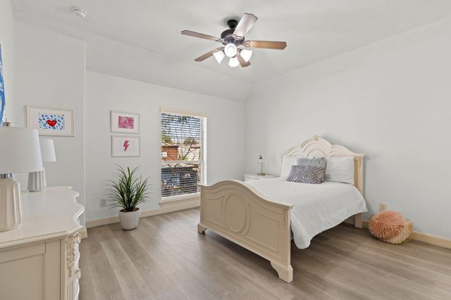 4521 Mayfair Street, Bellaire, TX 77401