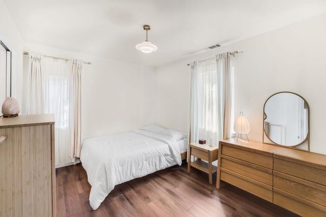 704 6th St, Davis, CA 95616