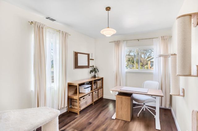 704 6th St, Davis, CA 95616