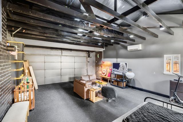 704 6th St, Davis, CA 95616