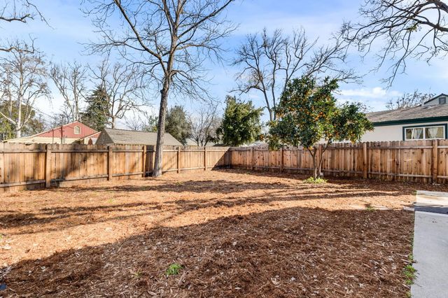 704 6th St, Davis, CA 95616
