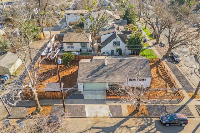 704 6th St, Davis, CA 95616