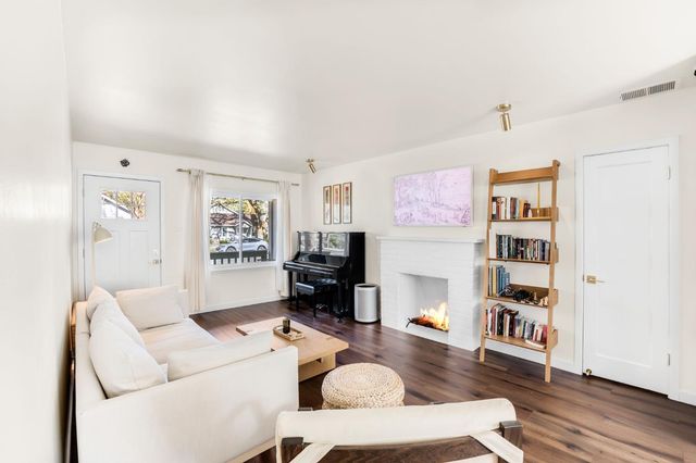 704 6th St, Davis, CA 95616