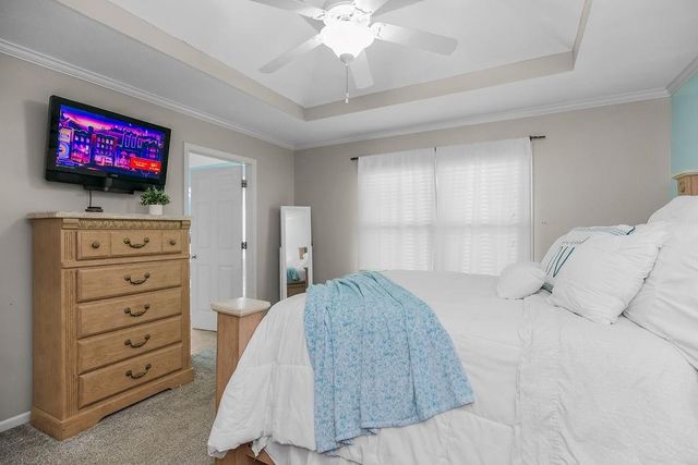 10912 N Manchester Avenue, Kansas City, MO 64157