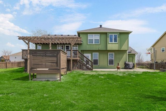 10912 N Manchester Avenue, Kansas City, MO 64157