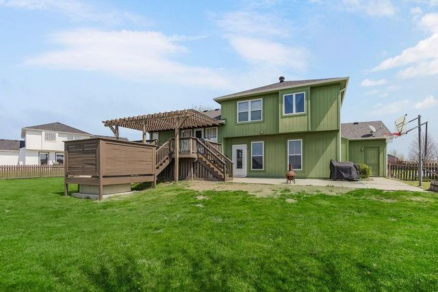 10912 N Manchester Avenue, Kansas City, MO 64157