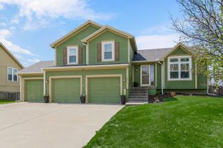 10912 N Manchester Avenue, Kansas City, MO 64157