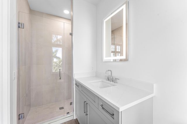 180 Lake Drive 2304, Palm Beach Shores, FL 33404