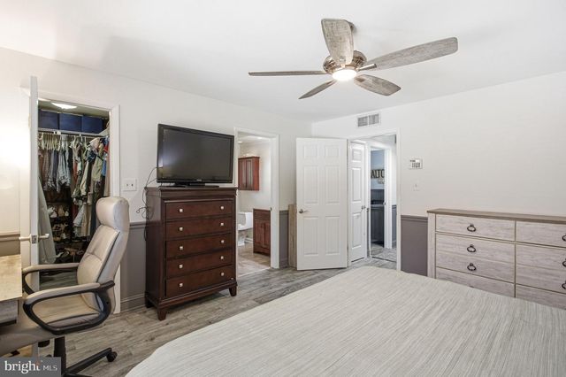 3002-A GREENWOOD CT, Mount Laurel, NJ 08054