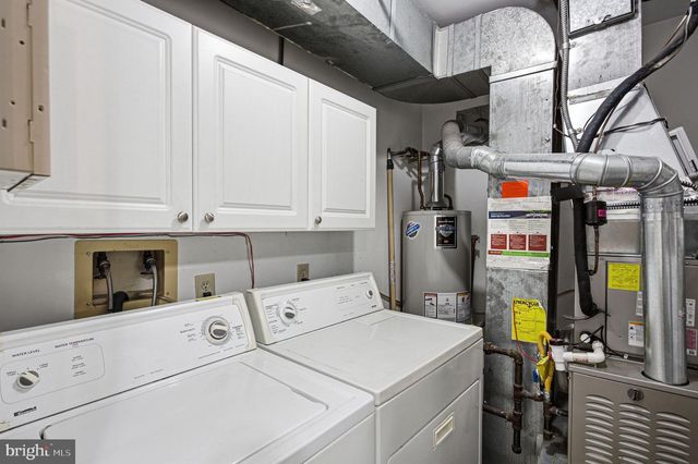 3002-A GREENWOOD CT, Mount Laurel, NJ 08054