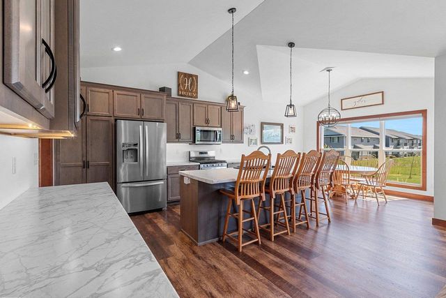 3027 SCARLET OAK ROAD, De Pere, WI 54115
