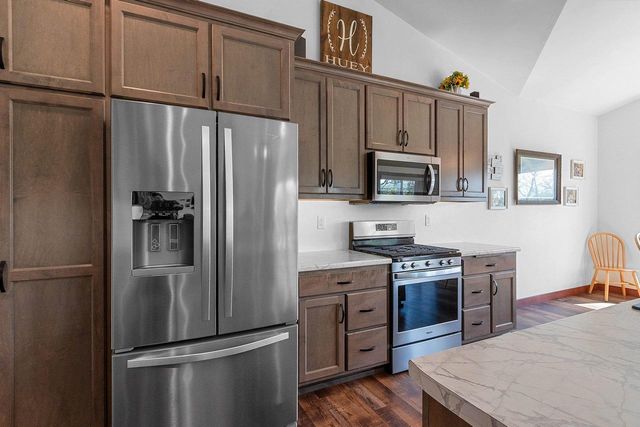 3027 SCARLET OAK ROAD, De Pere, WI 54115