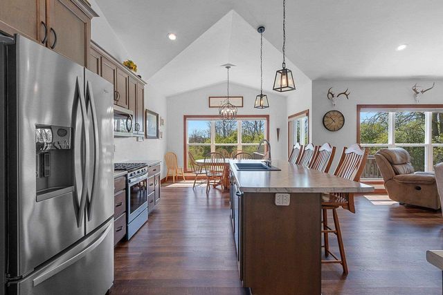 3027 SCARLET OAK ROAD, De Pere, WI 54115