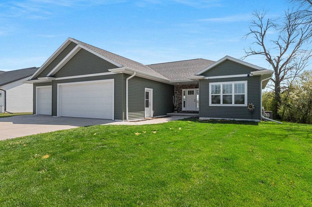 3027 SCARLET OAK ROAD, De Pere, WI 54115