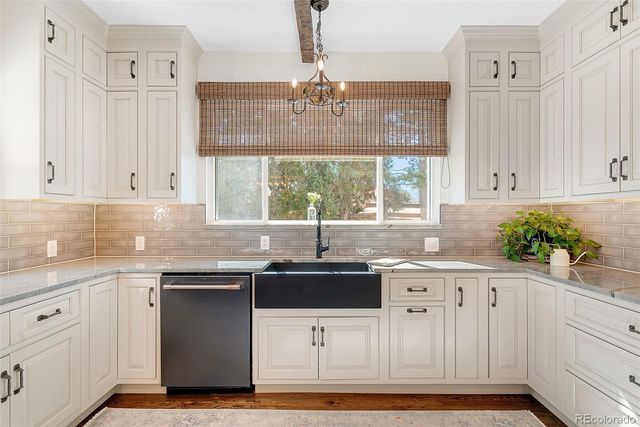 10049 Wyecliff Drive, Highlands Ranch, CO 80126