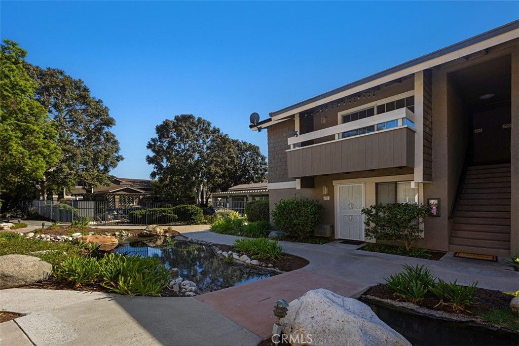254 Streamwood, Irvine, CA 92620 — photo 2